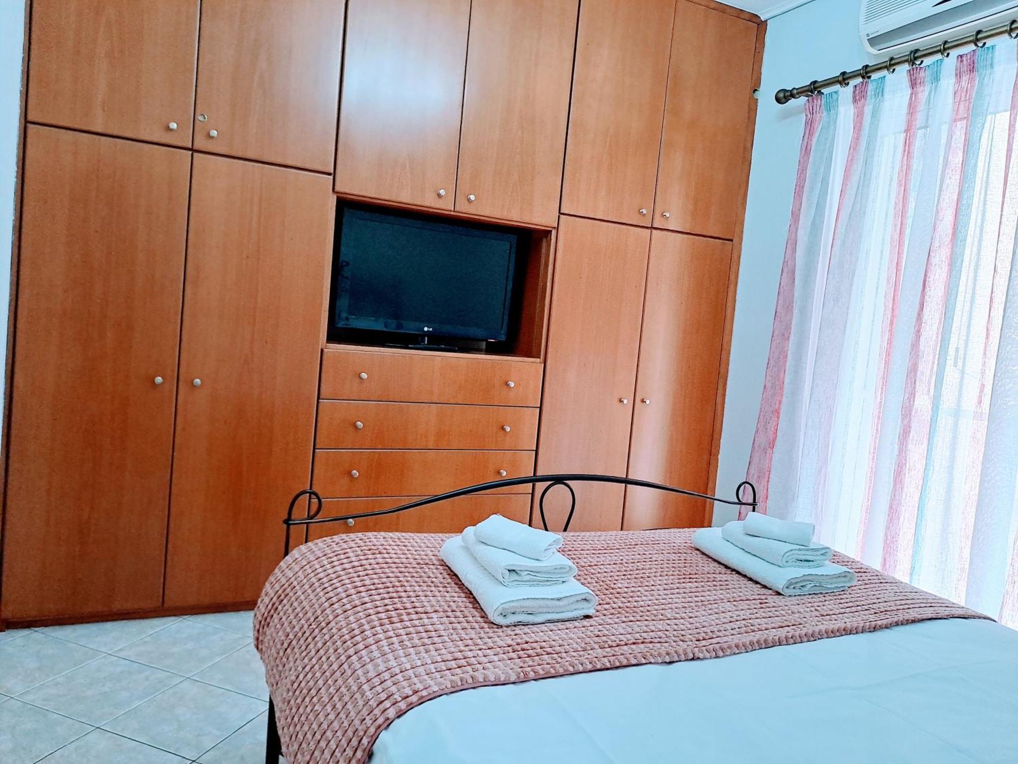 Bright Apartment In Nea Palatia • Oropos Buitenkant foto